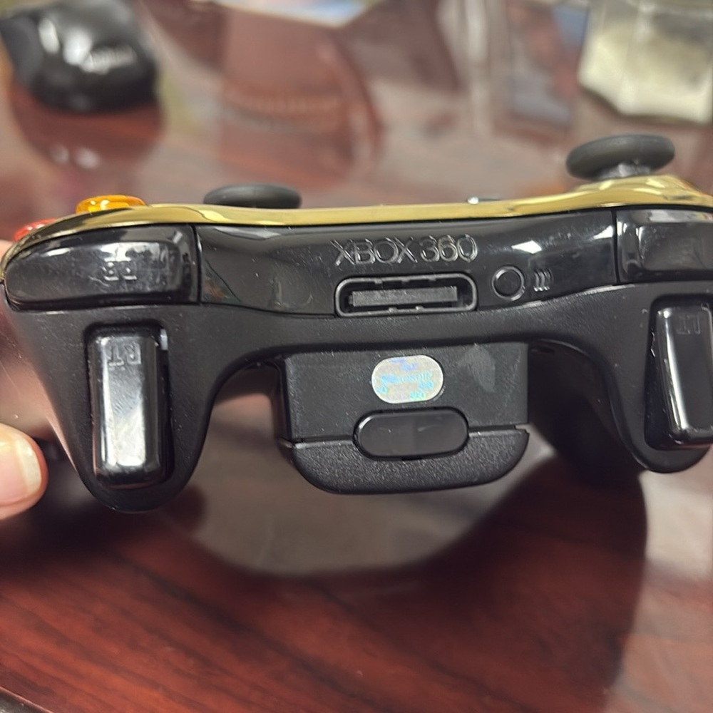 Gold Controller - Picture 5 of 5